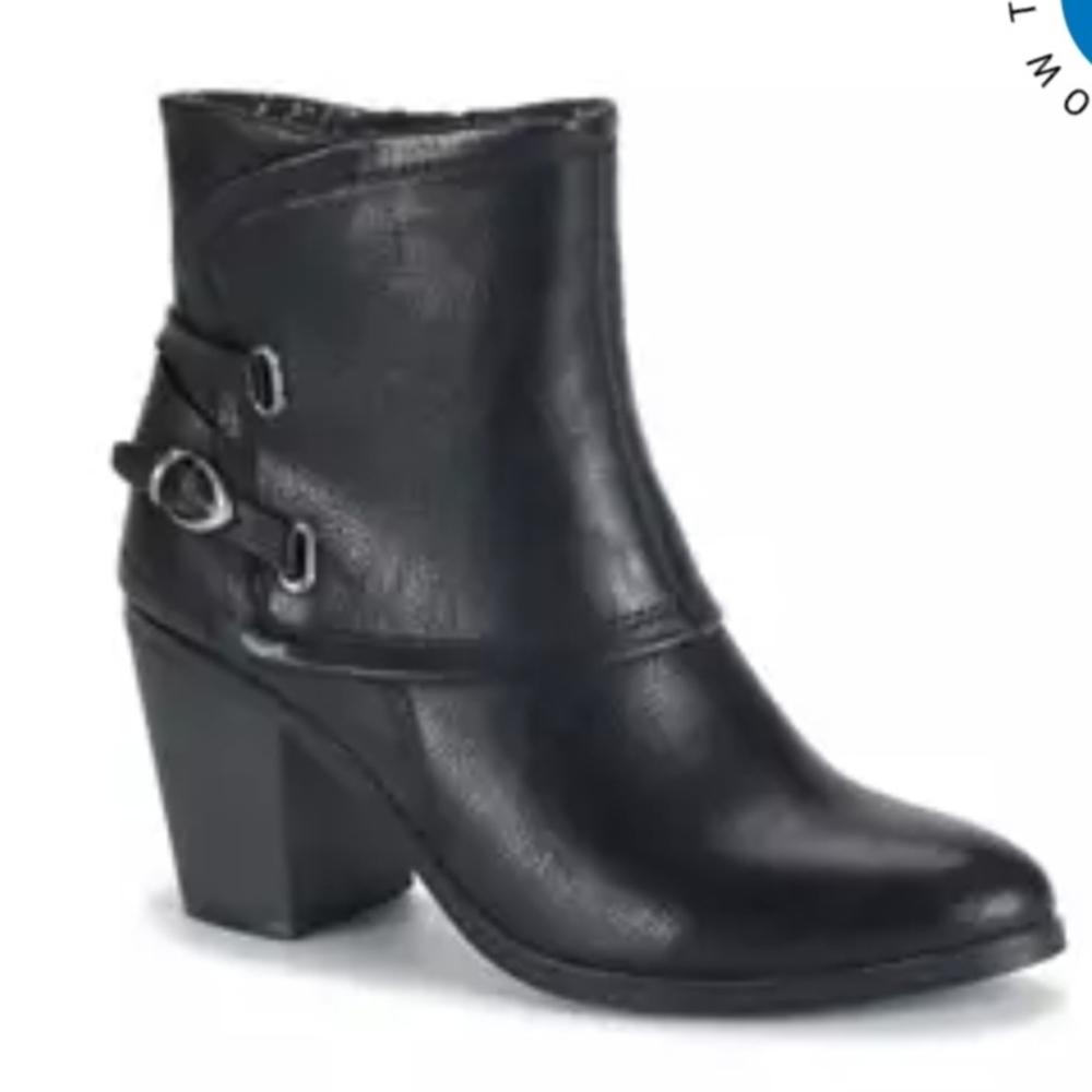 💥💥 REDUCED 💥🩵BareTraps Black Ankle Booties